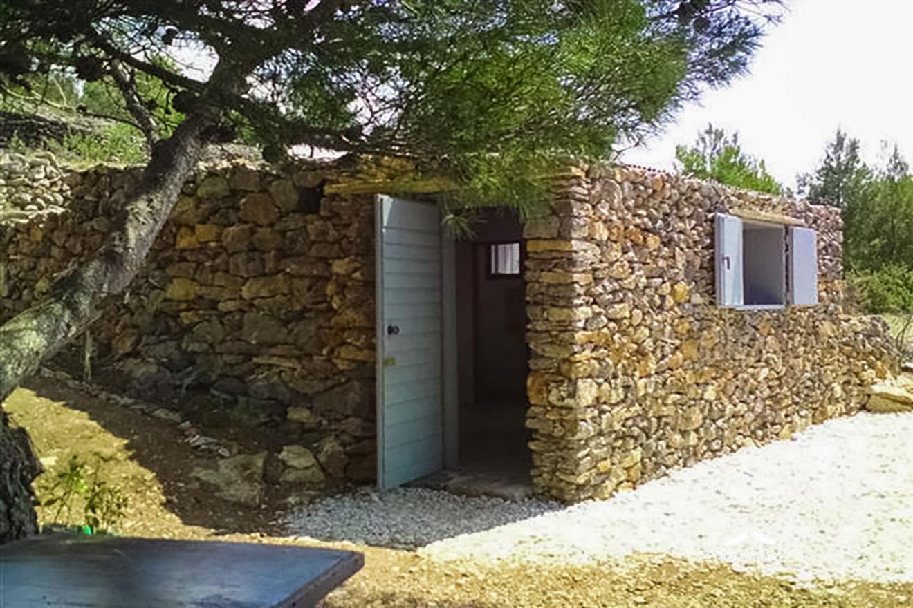 Robinzonska hišica Ljubica – Otok Murter | Zaliv Velika Doca | Pogled na morje in narava